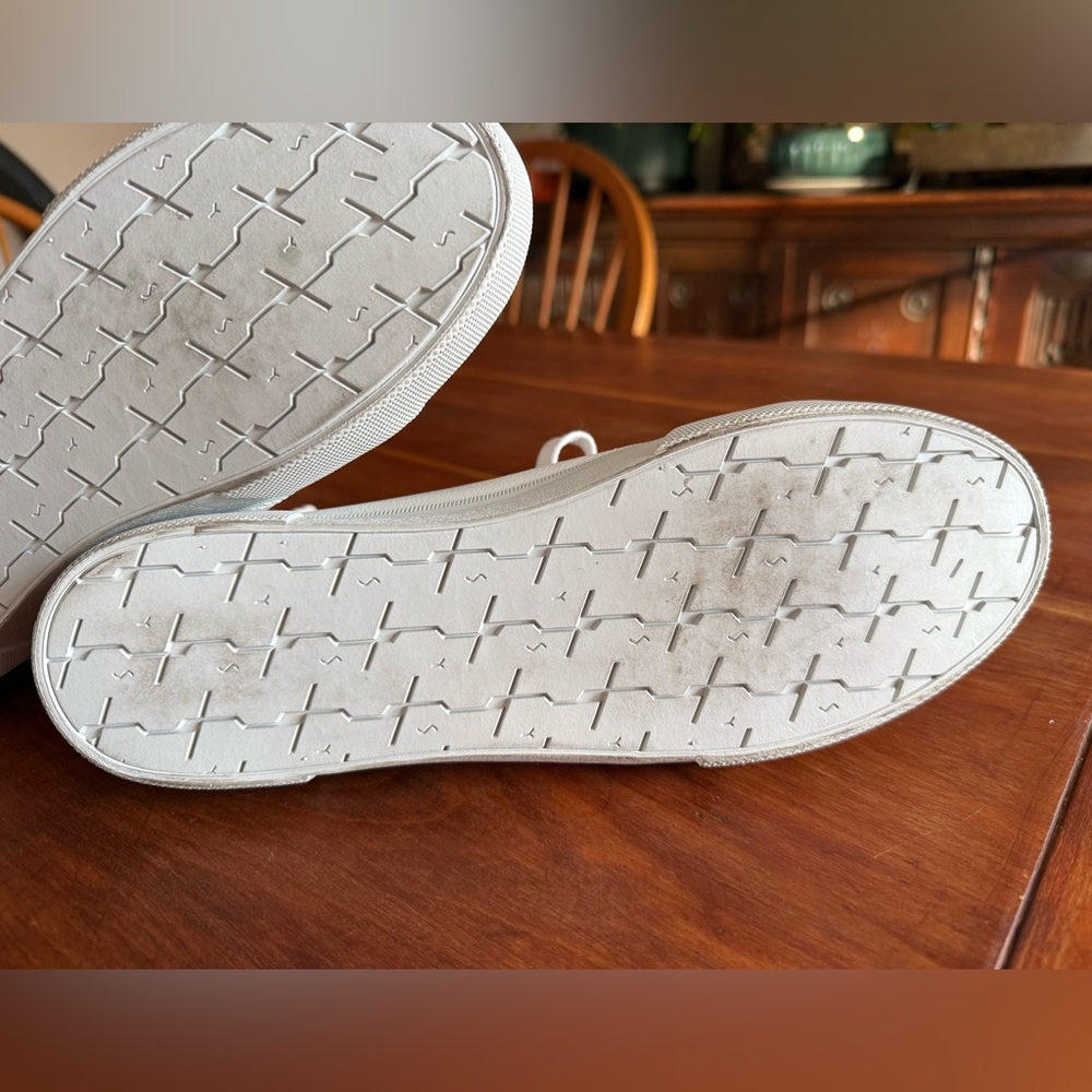 Frye White Canvas Low-Top Sneakers with Brown Heel Accent - Picture 5 of 6